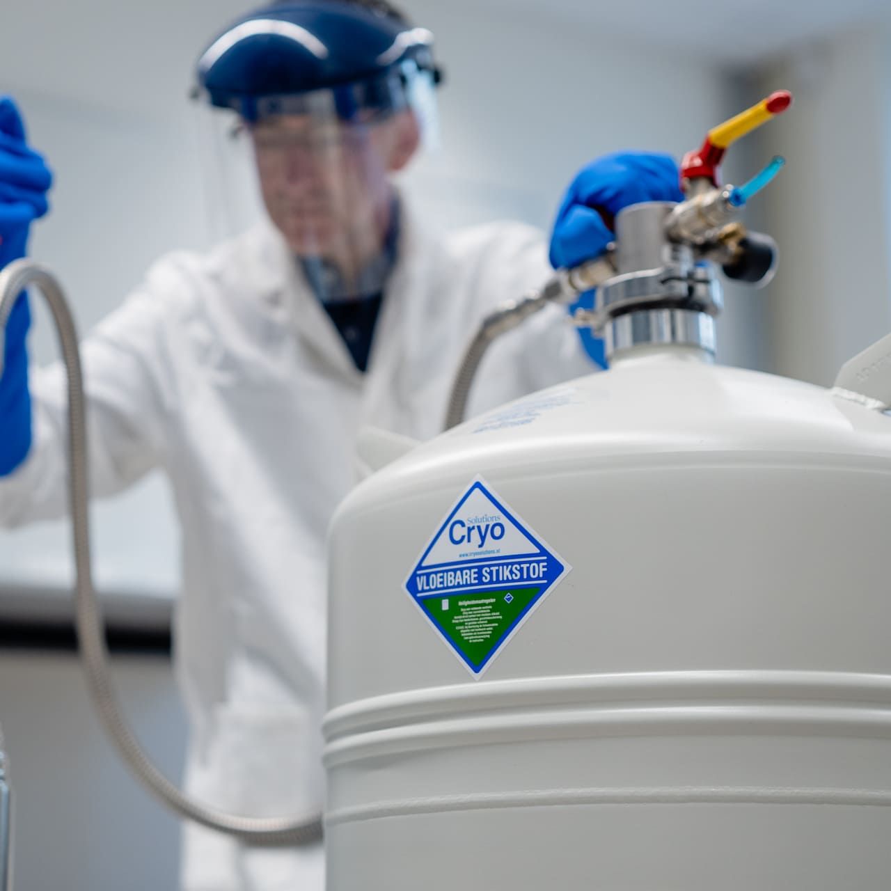 Cryogenic deware in lab