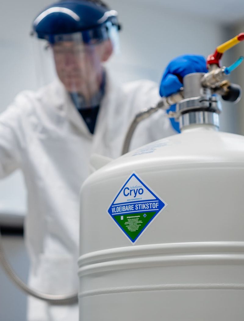 Cryogenic deware in lab